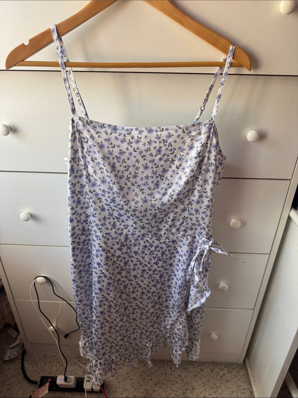 HOLLISTER FLORAL SILK RUFFLE DRESS